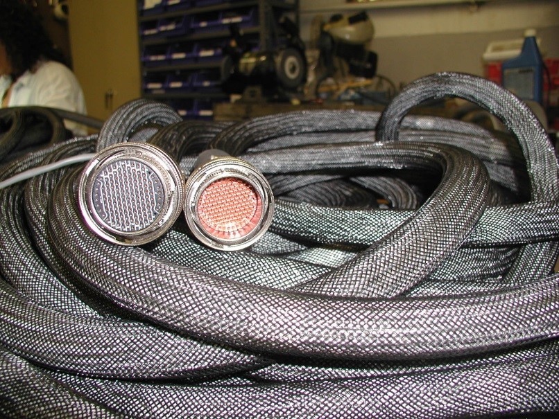 Arneses de cables y controles para simuladores de vuelo